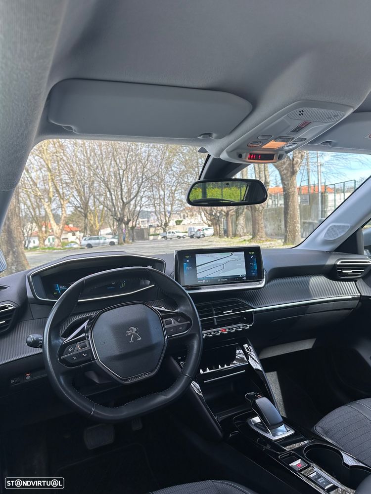 Peugeot e-208 Allure - 27