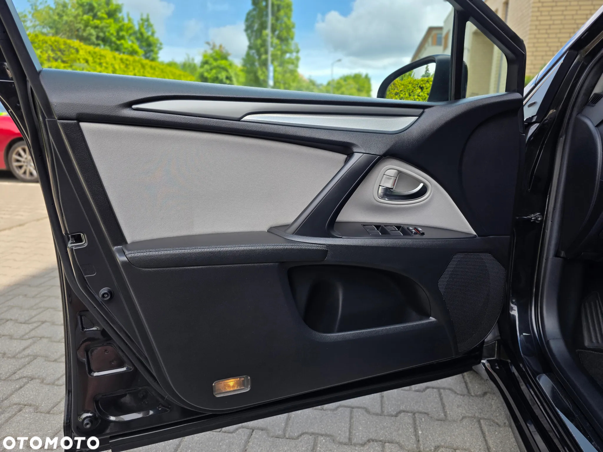 Toyota Avensis Touring Sports 1.8 Team Deutschland - 15