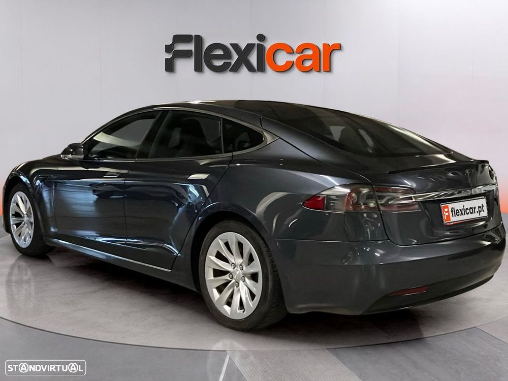 Tesla Model S - 5