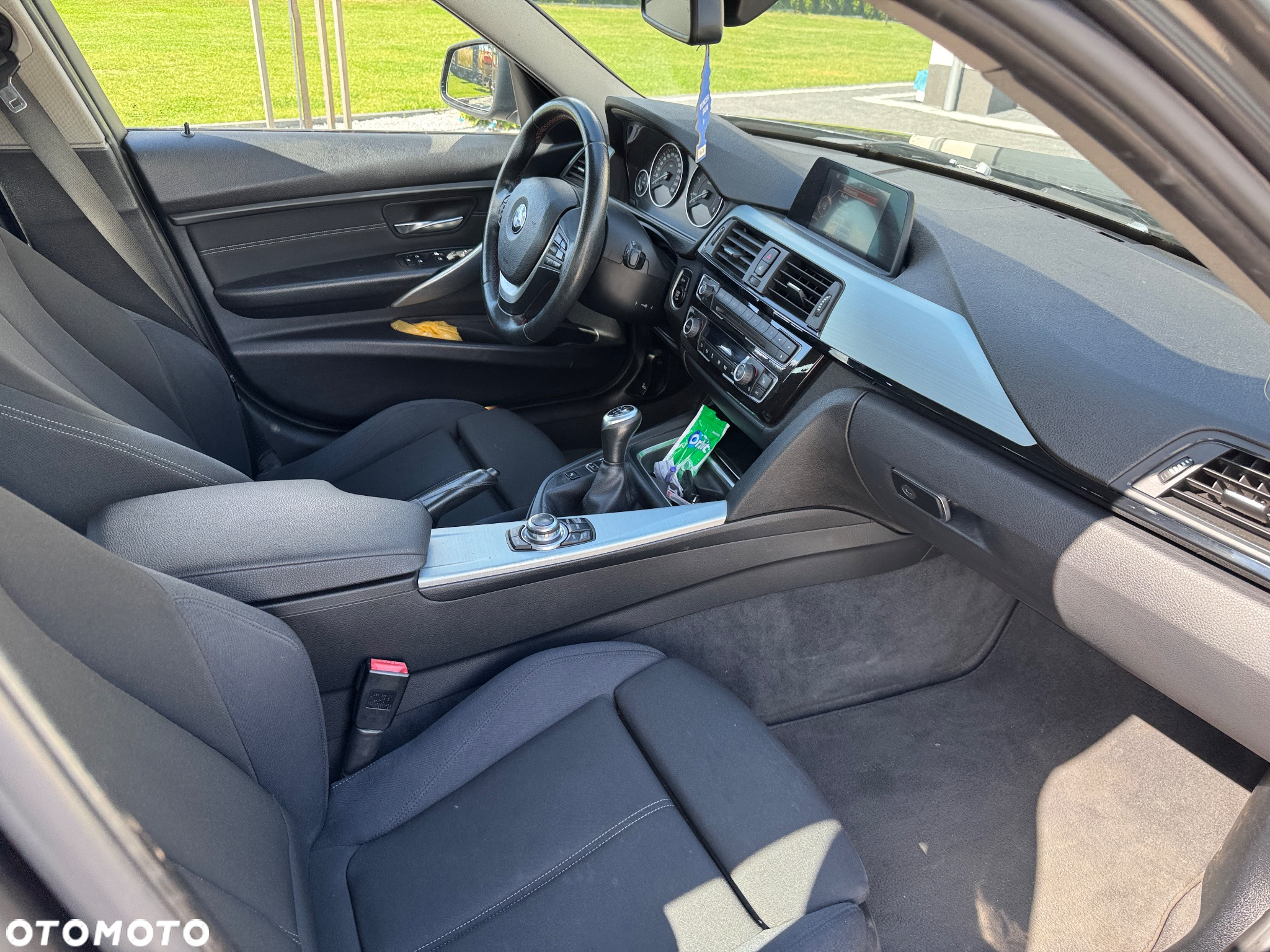 BMW Seria 3 318d Touring Sport Line - 23