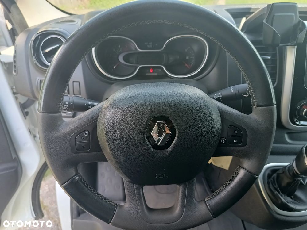 Renault Trafic L2H1 2.0 diesel 145kM 2019rok WEBASTO, CZUJNIKI PARKOWANIA, HAK, NIEWIELKI PRZEBIEG stan BDB, BEZWPADKOWY! - 29