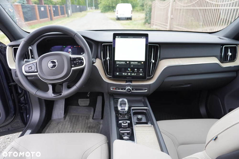 Volvo XC 60 B5 B AWD Plus Dark - 23