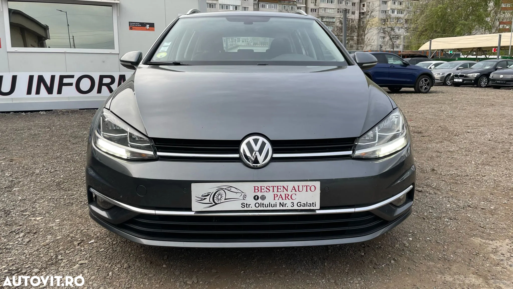 Volkswagen Golf - 37