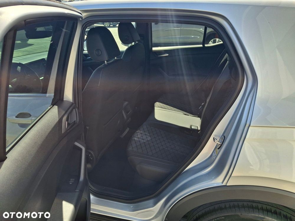 Volkswagen T-Cross - 17