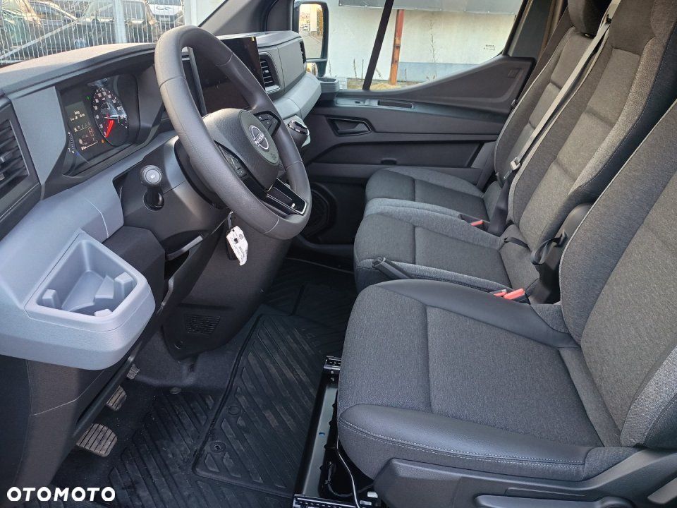Nissan Interstar - 11