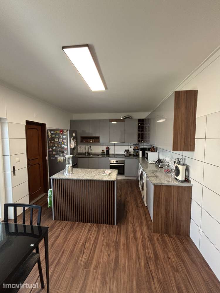 Apartamento T4 à venda no centro do Montijo - Grande imagem: 3/21
