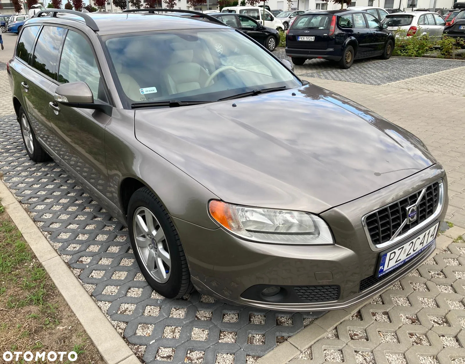 Volvo V70 2.5T Momentum - 2