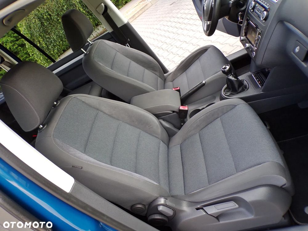 Volkswagen Touran 2.0 TDI DPF STYLE - 26