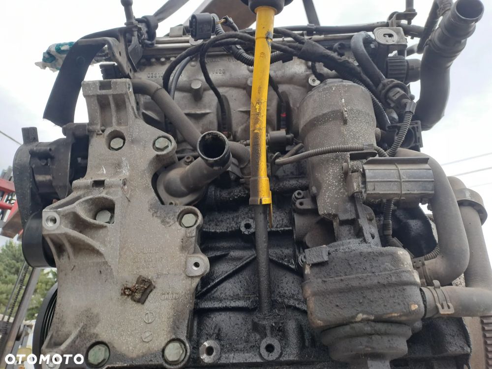 Volkswagen Touran 1.9 TDi silnik kompletny kod AVQ - 10