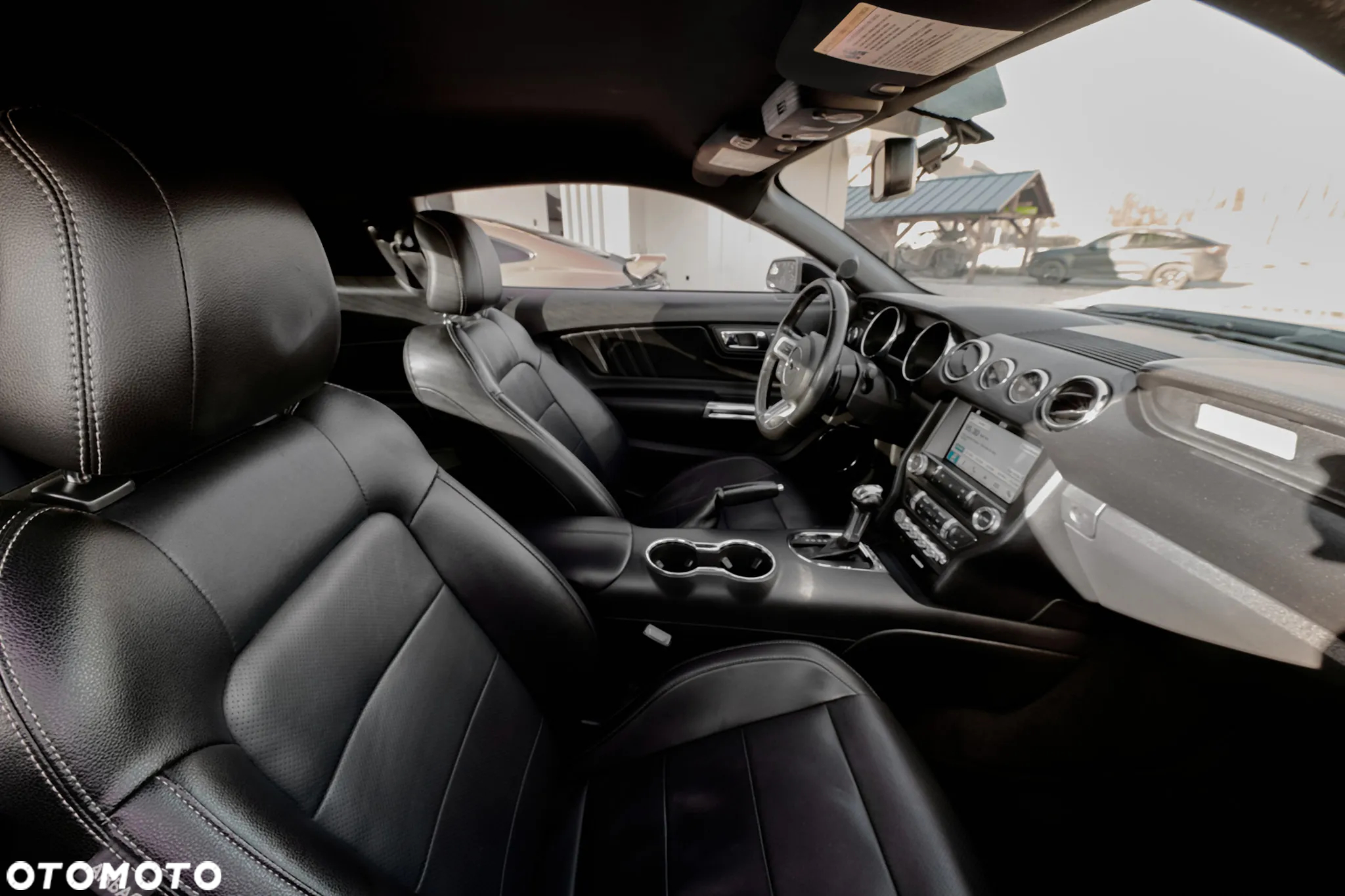 Ford Mustang - 8