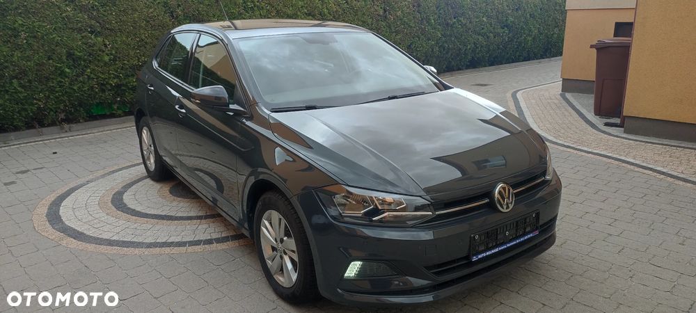 Volkswagen Polo - 2