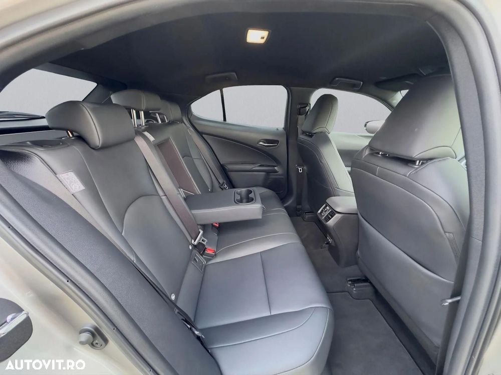 Lexus UX 250h (E-FOUR) Executive Line - 12