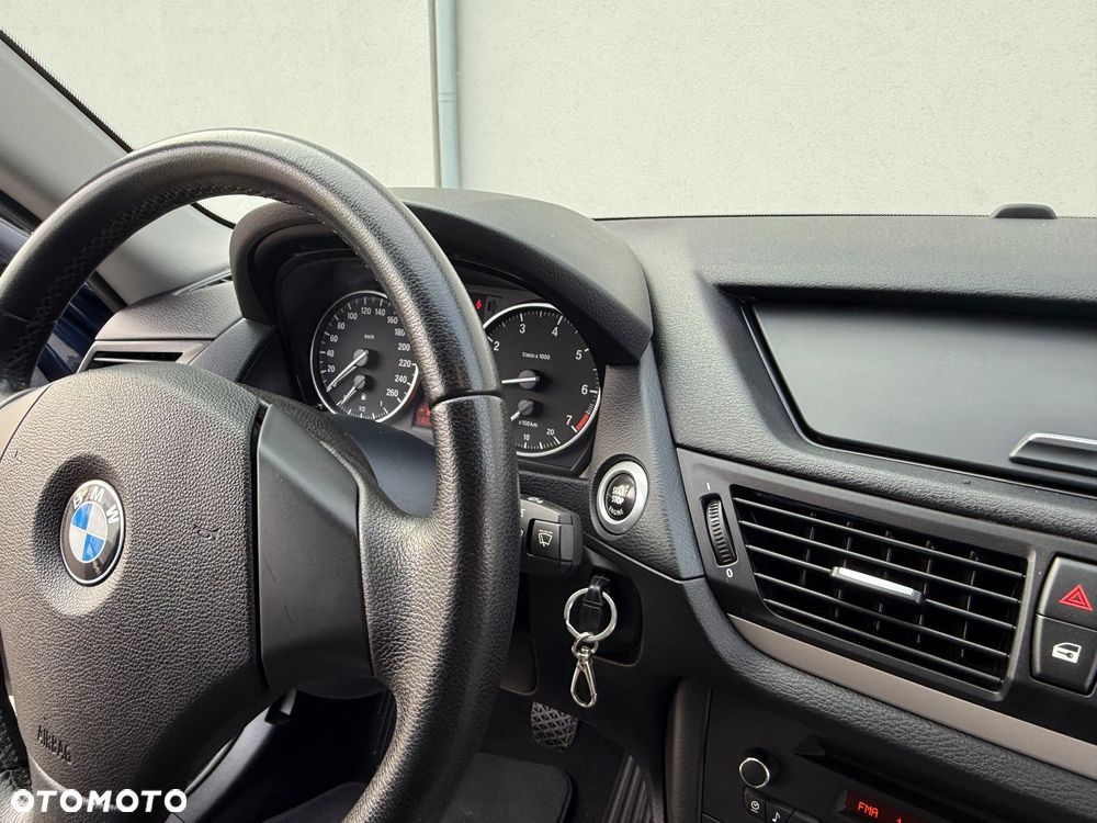 BMW X1 sDrive18i - 21