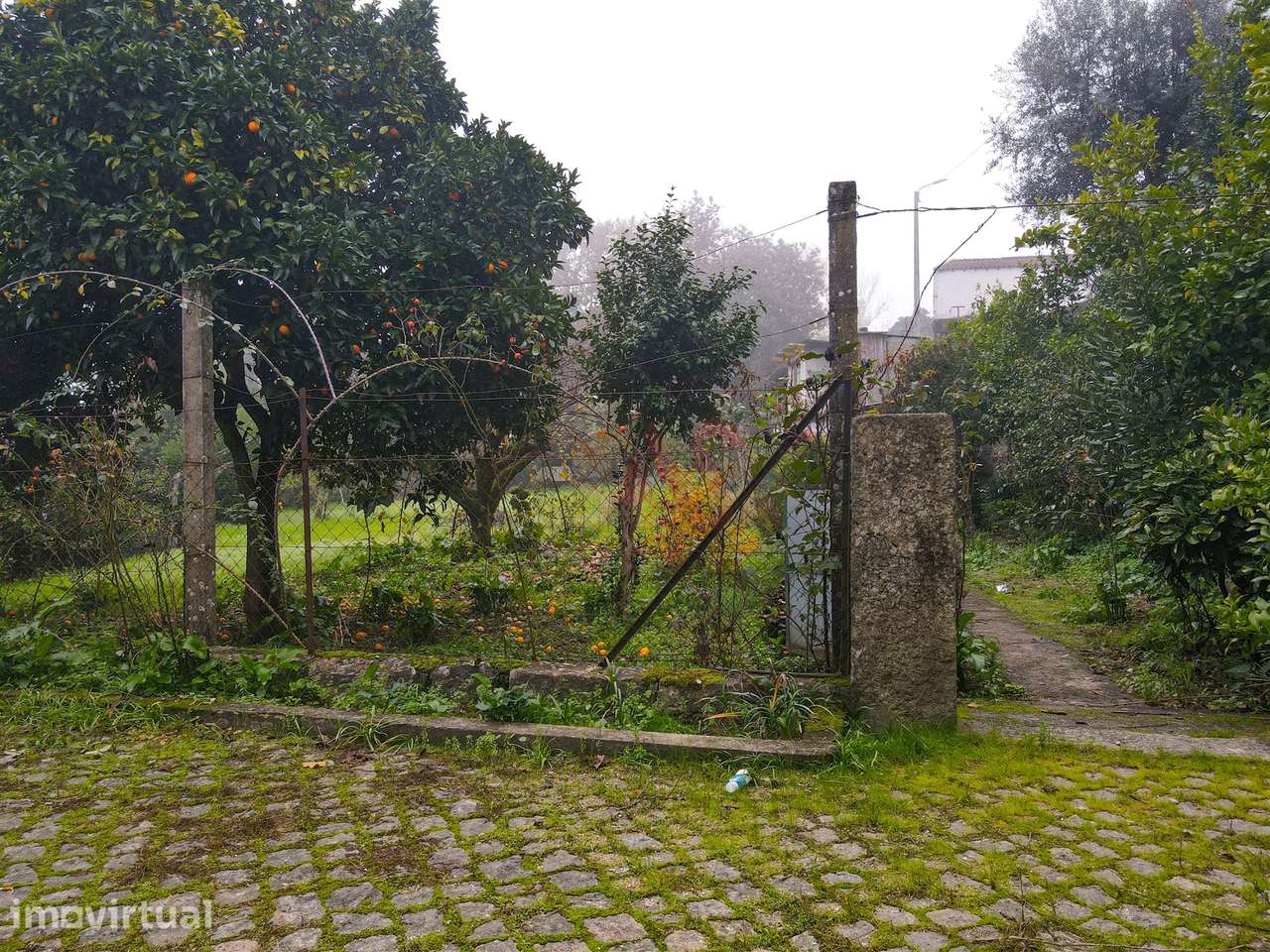 Moradia de dois andares com 1.200 m², junto aos Bombeiros em Marco de - Grande imagem: 3/30