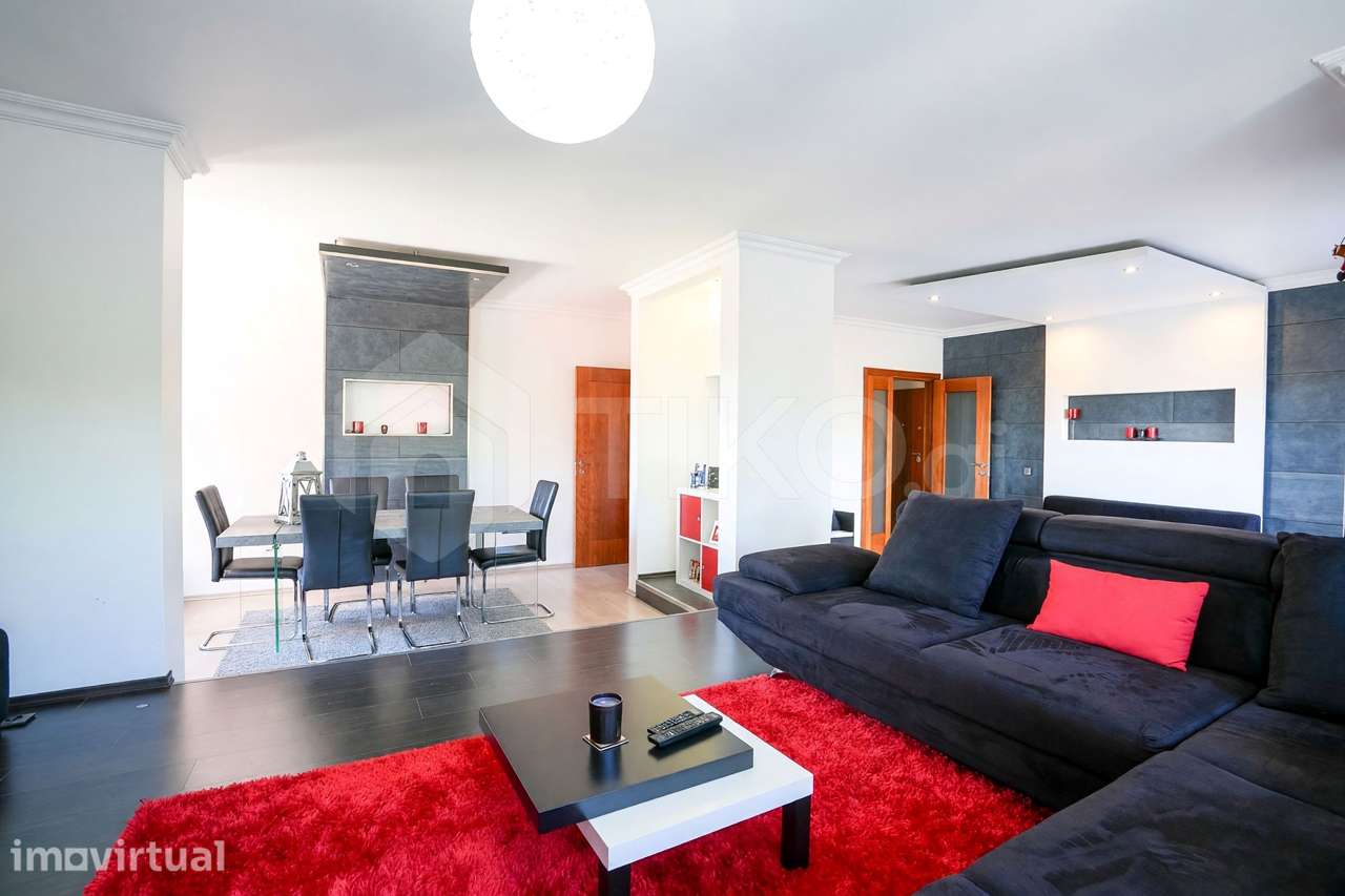 T4 TRANSFORMADO EM T3 | 162,28 M² | GARAGEM, DUAS VARANDAS E VISTA DES - Grande imagem: 4/37