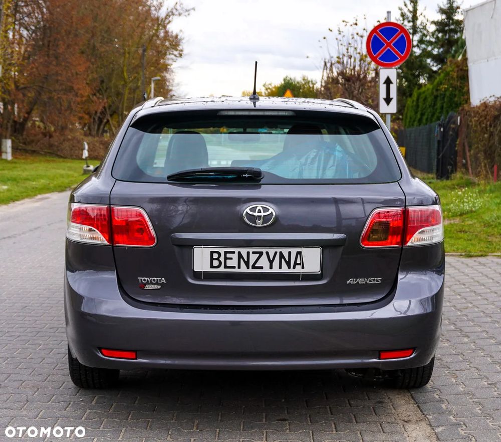 Toyota Avensis 1.8 Comfort - 18