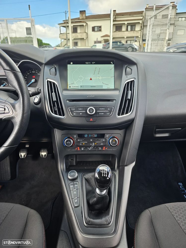 Ford Focus SW 1.0 EcoBoost S&S ST-LINE - 13