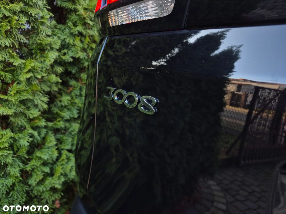 Peugeot 3008 1.6 PureTech GPF Allure S&S EAT8 - 23