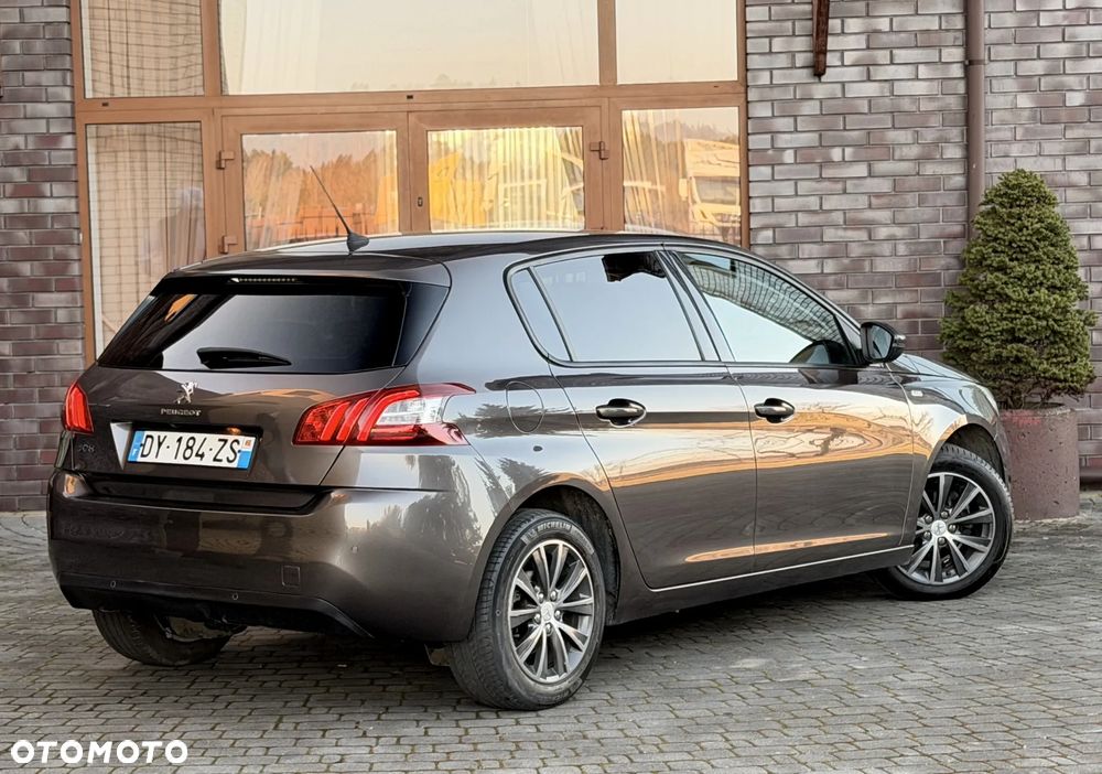 Peugeot 308 1.2 PureTech GPF Allure S&S - 21