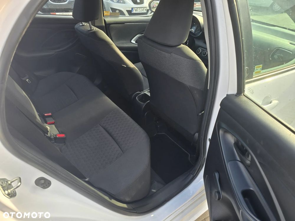 Toyota Yaris - 10