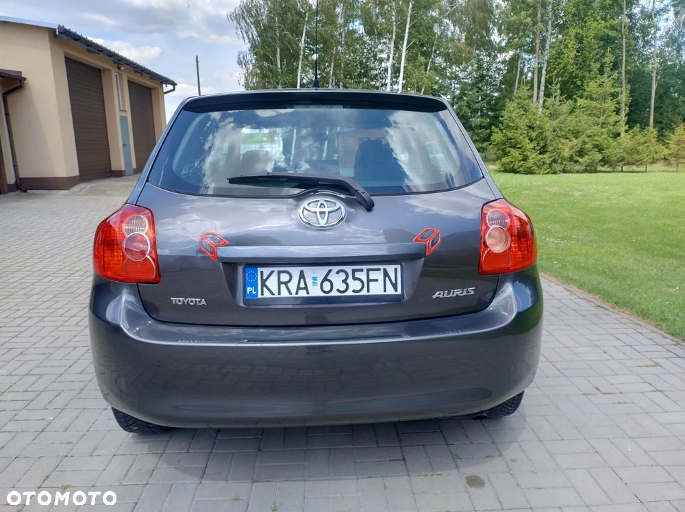 Toyota Auris 1.6 VVT-i Executive - 9