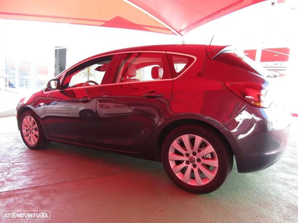 Opel Astra 1.7 CDTi Enjoy — photo 4