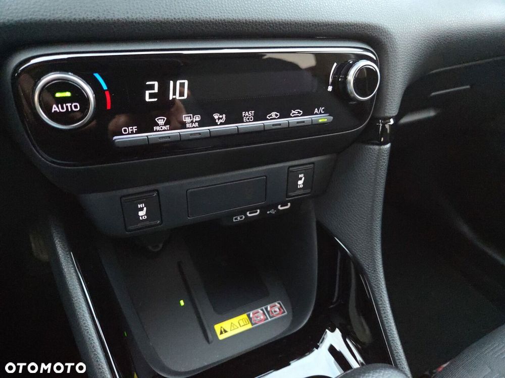 Toyota Yaris Hybrid 1.5 Style - 23