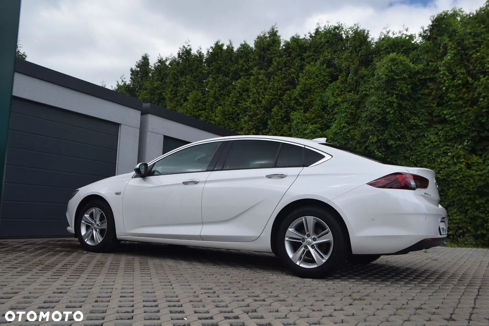Opel Insignia 1.5 T Elite S&S - 11