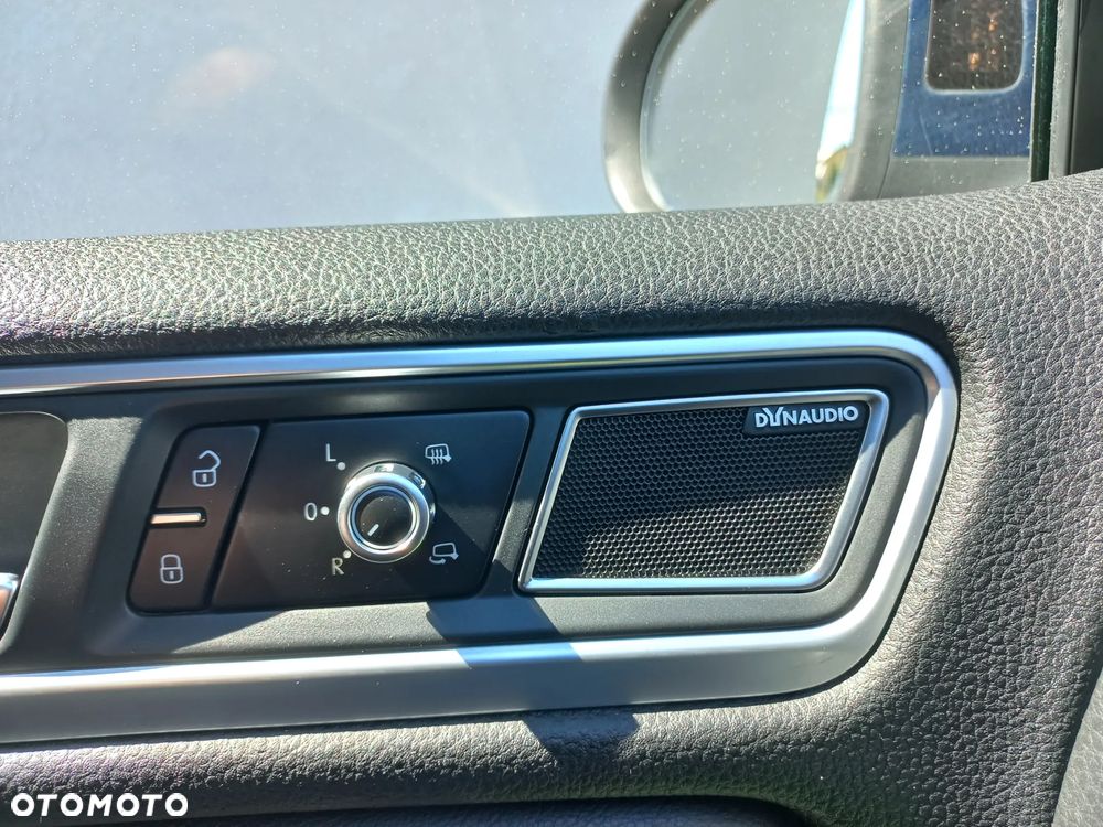 Volkswagen Touareg - 34