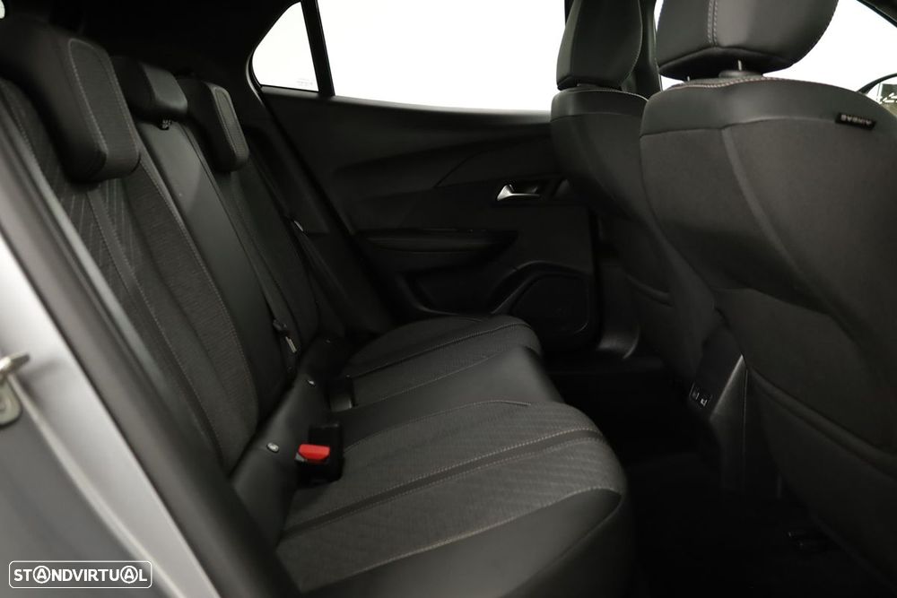 Peugeot 2008 1.2 Allure - 21