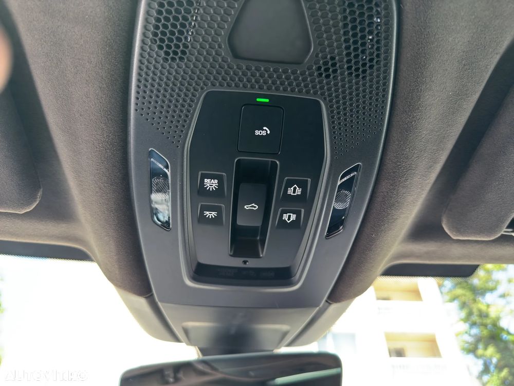 Porsche Panamera 4 - 30