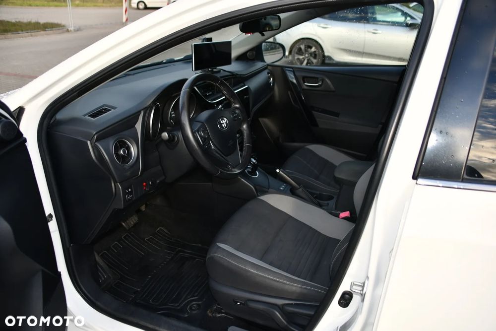 Toyota Auris 1.8 HSD Luna - 13