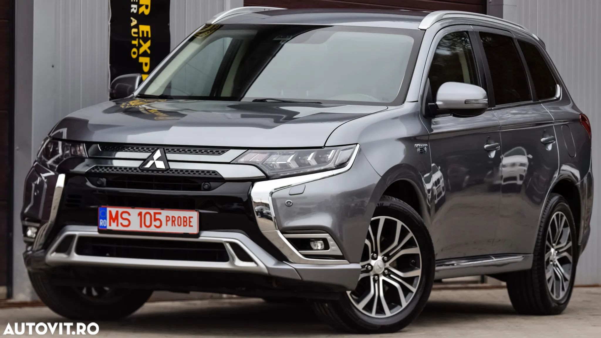 Mitsubishi Outlander PHEV 2.4 L 4X4 Instyle+ - 1