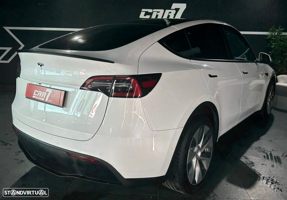 Tesla Model Y Long Range Dual Motor AWD - 4