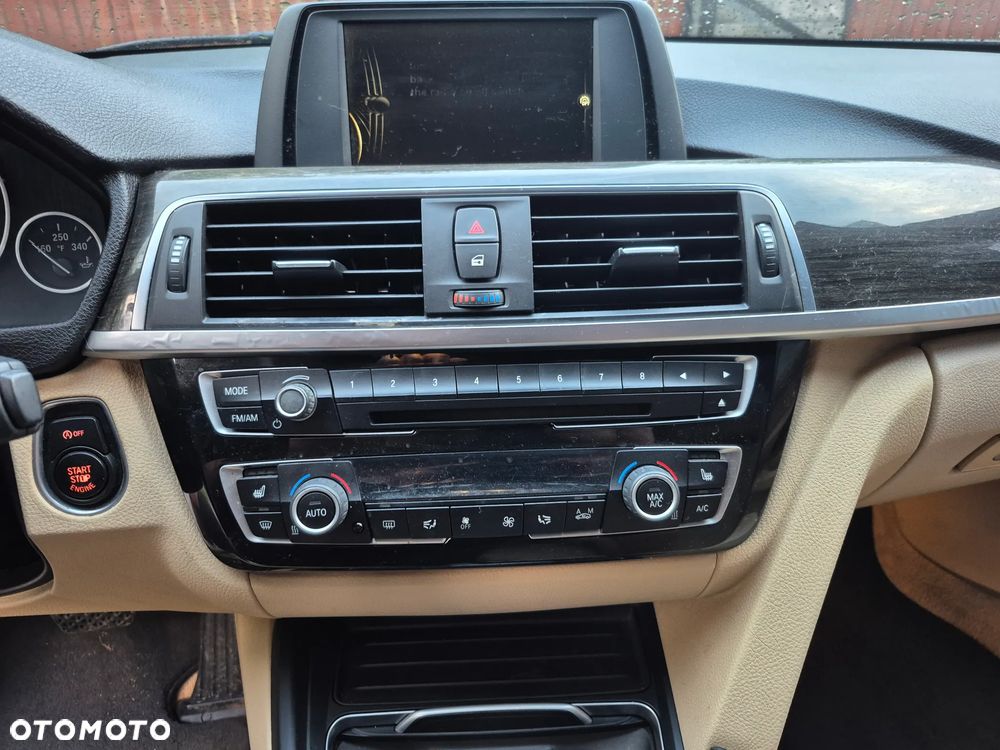 BMW Seria 3 328i Sport-Aut - 9