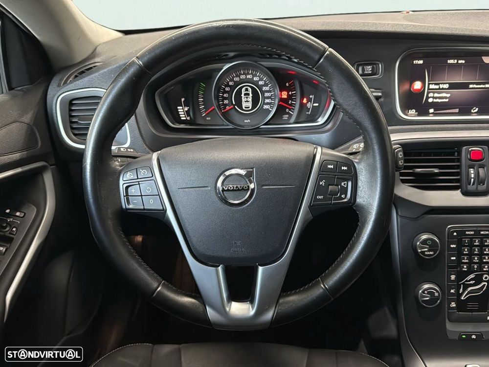 Volvo V40 2.0 D3 Momentum - 11