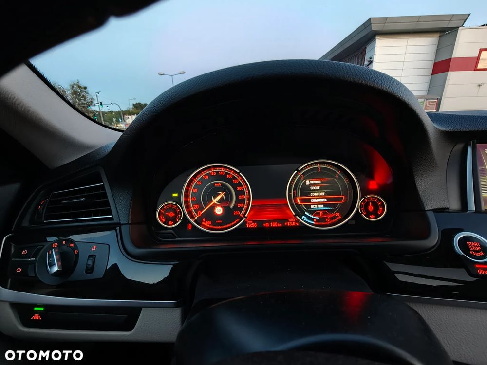 BMW Seria 5 525d xDrive Luxury Line - 21