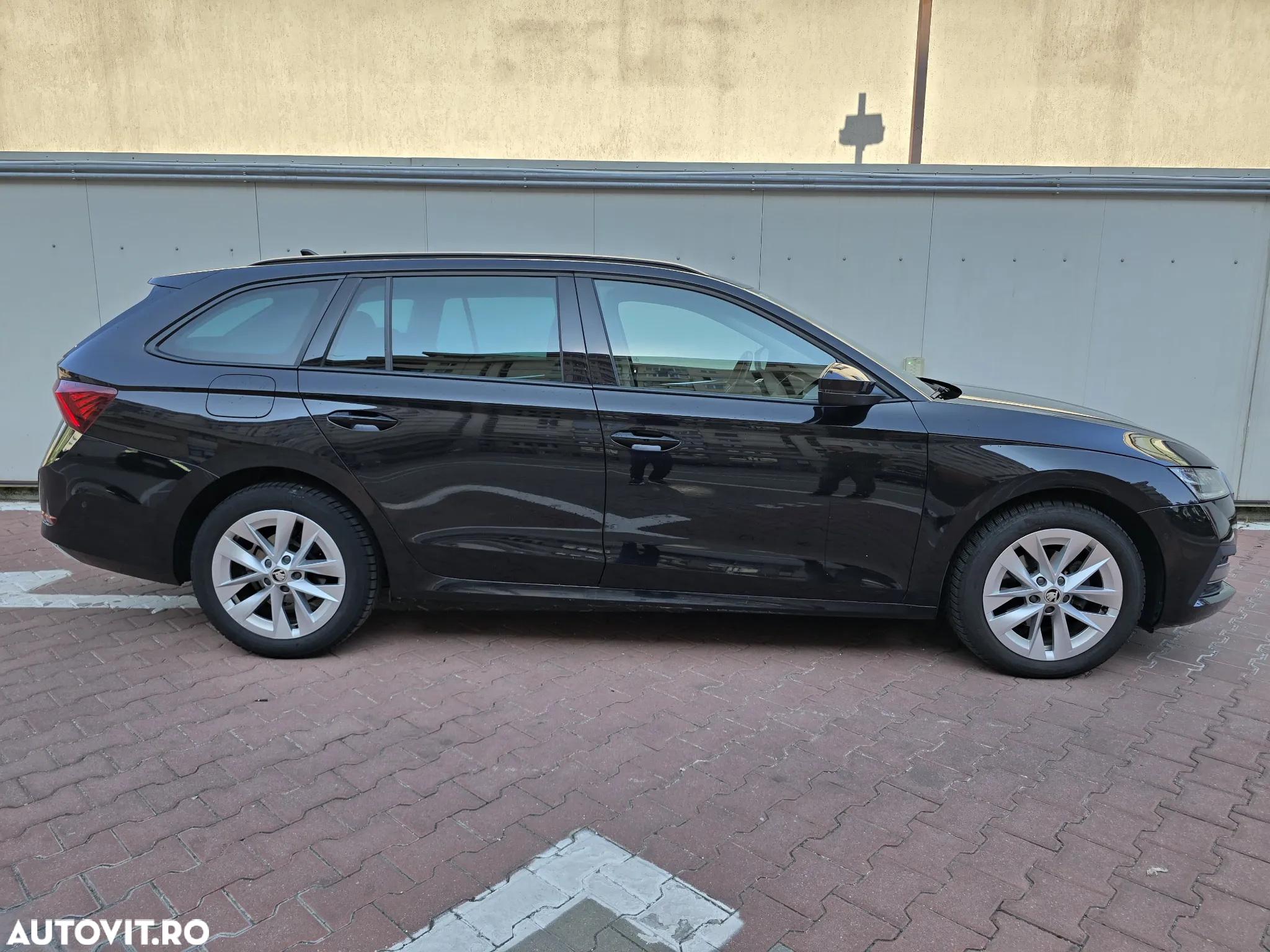 Skoda Octavia Combi 2.0 TDI Style - 6
