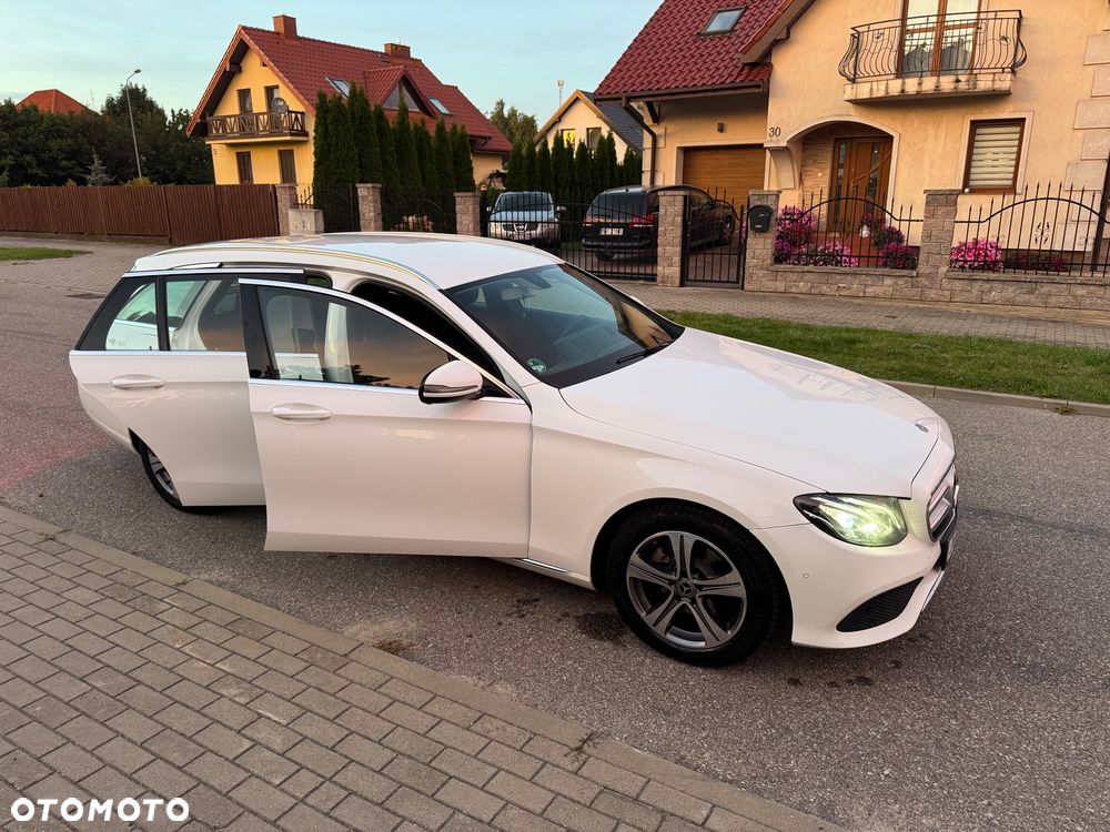 Mercedes-Benz Klasa E 220 d 4Matic 9G-TRONIC Sportstyle Edition - 39