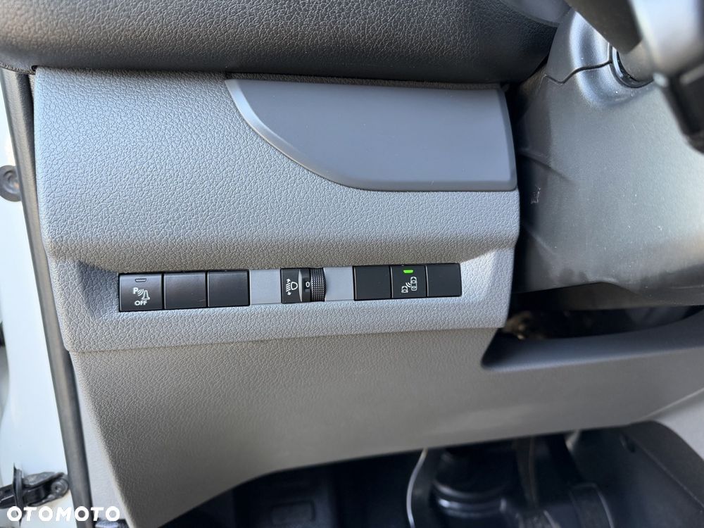 Peugeot Expert Plus - 15