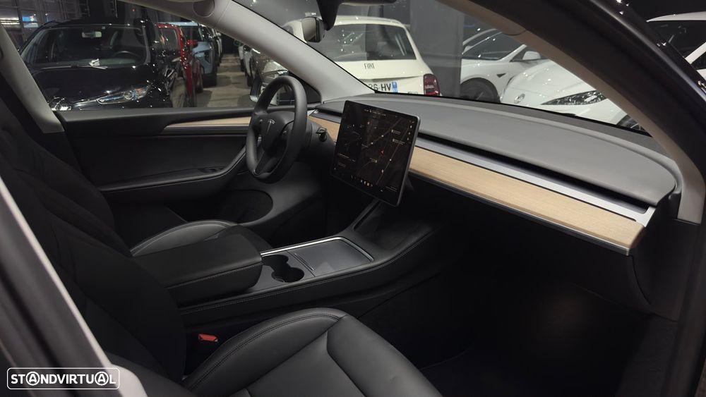 Tesla Model Y RWD - 45