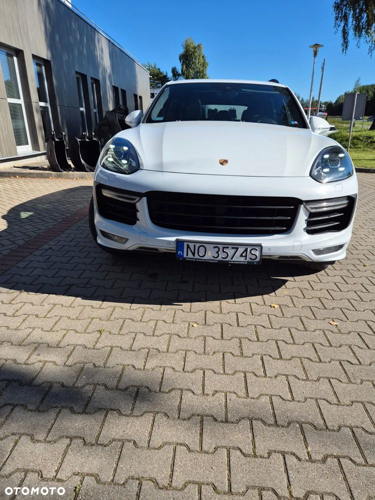 Porsche Cayenne GTS - 2