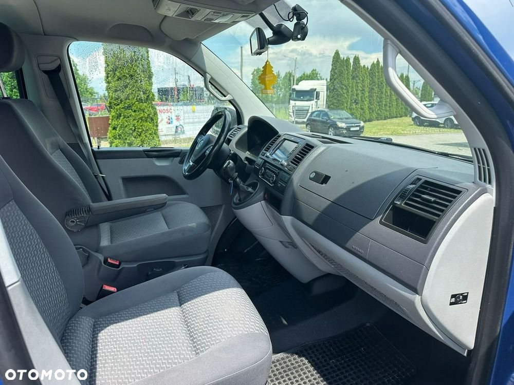 Volkswagen Caravelle - 17