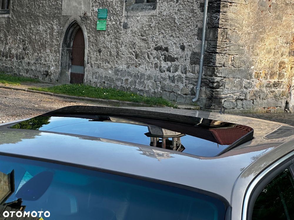 BMW Seria 7 735i - 32