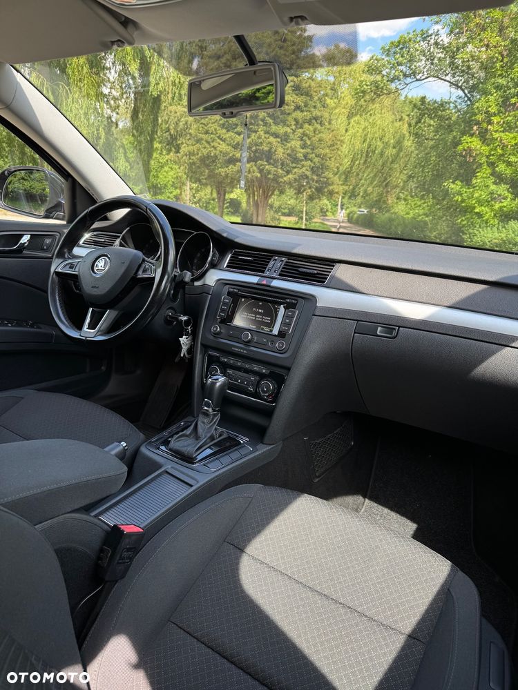 Skoda Superb 2.0 TDI DSG Ambition - 23
