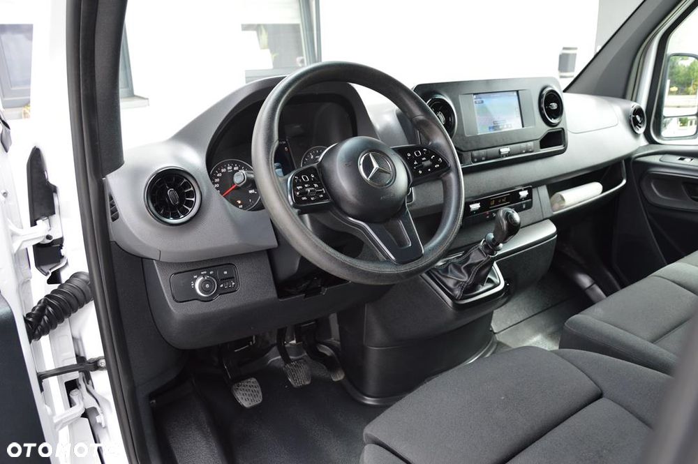 Mercedes-Benz Sprinter - 15