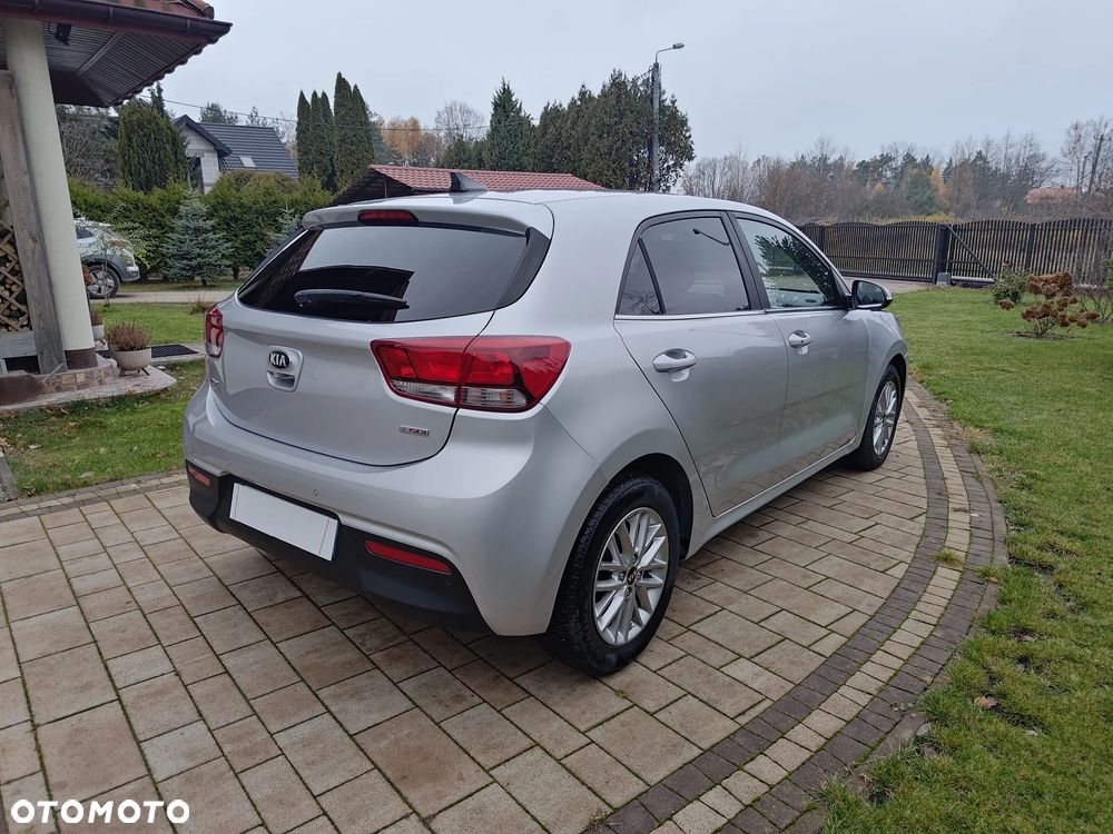 Kia Rio - 5