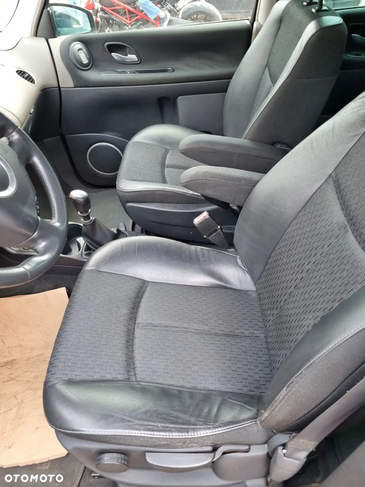 Renault Espace 2.0T Expression - 3
