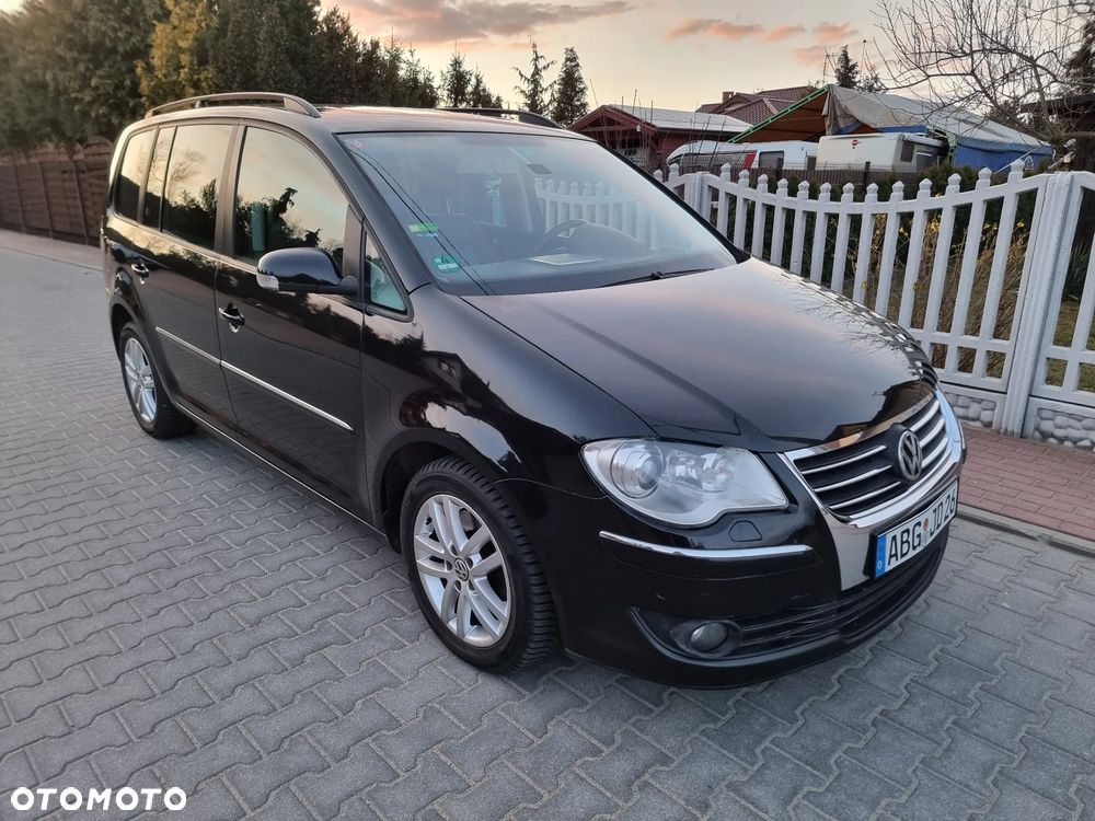 Volkswagen Touran 2.0 TDI DPF Highline DSG - 2