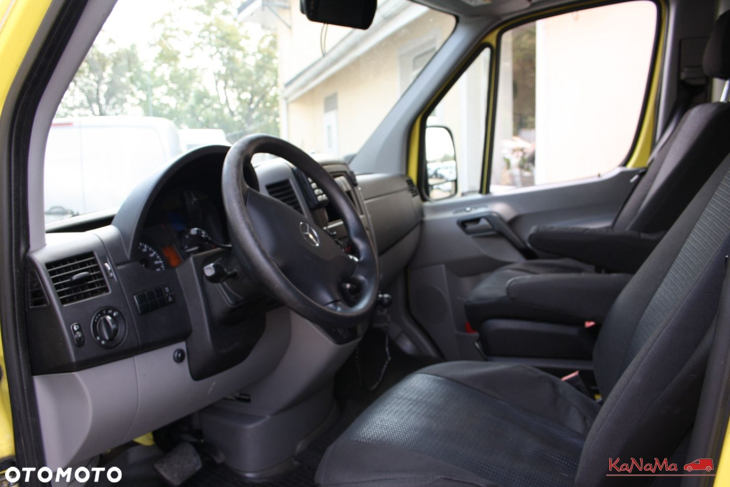 Mercedes-Benz Sprinter - 32